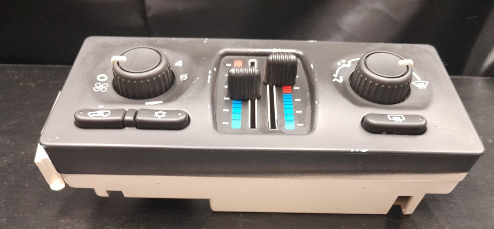 03-06 Chevy Silverado GMC Sierra Climate Control Unit A/C W/Defrost OEM 15107753